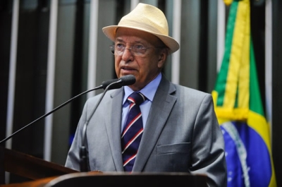 Valadares (Imagem: Moreira Mariz/Agência Senado)