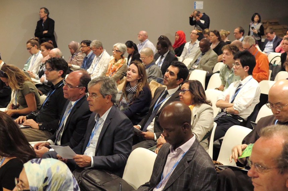 Senadores brasileiros (centro da foto) participaram da Conferência das Nações Unidas para o Clima - COP 22 no Marrocos que até o último dia 18 discutiu a redução do efeito estufa entre outros temas (Imagem: Paula Grobra/Rádio Senado)