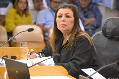 Conselheira Susana Azevedo é a relatora da matéria (Imagem: Cleverton Ribeiro/TCE/SE)