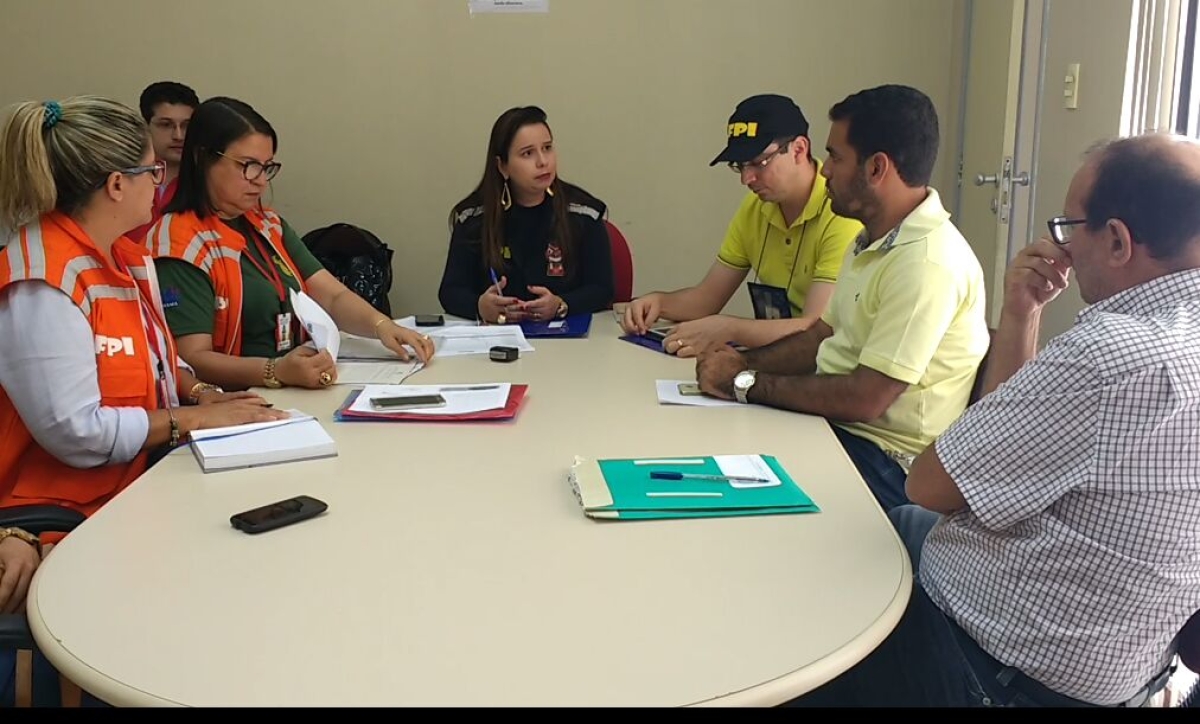 Equipe de Gestão Ambiental da FPI/Sergipe orienta gestores em Canindé do São Francisco (Imagem: Assessoria FPI)