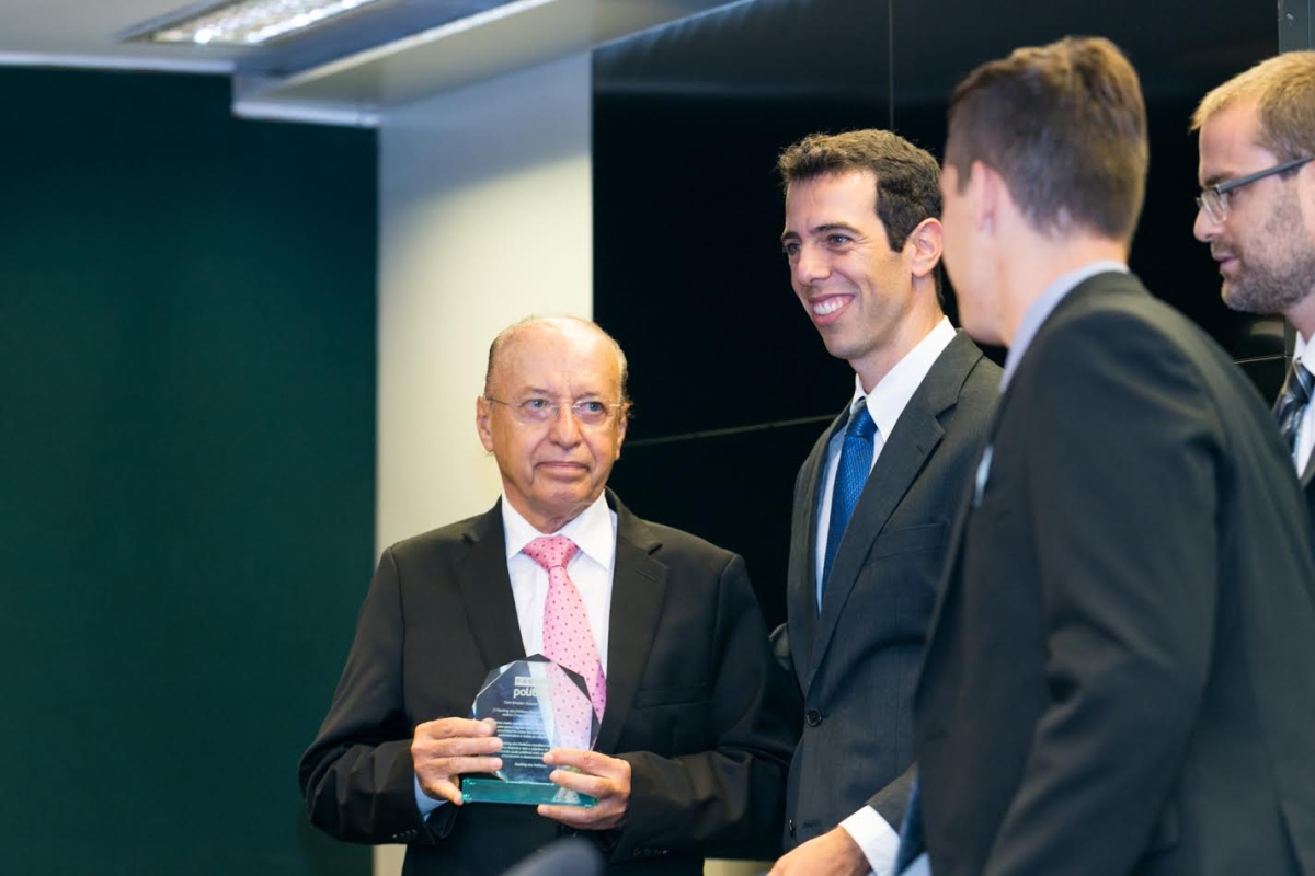 Senador Valadares recebe prêmio de melhor Congressista de Sergipe em 2016 (Imagem: Rafael Nunes)