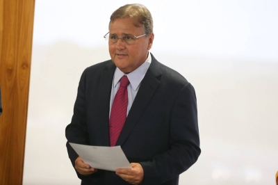 Geddel Vieira Lima entrega carta de renúncia a Temer (Foto: Agência Brasil)