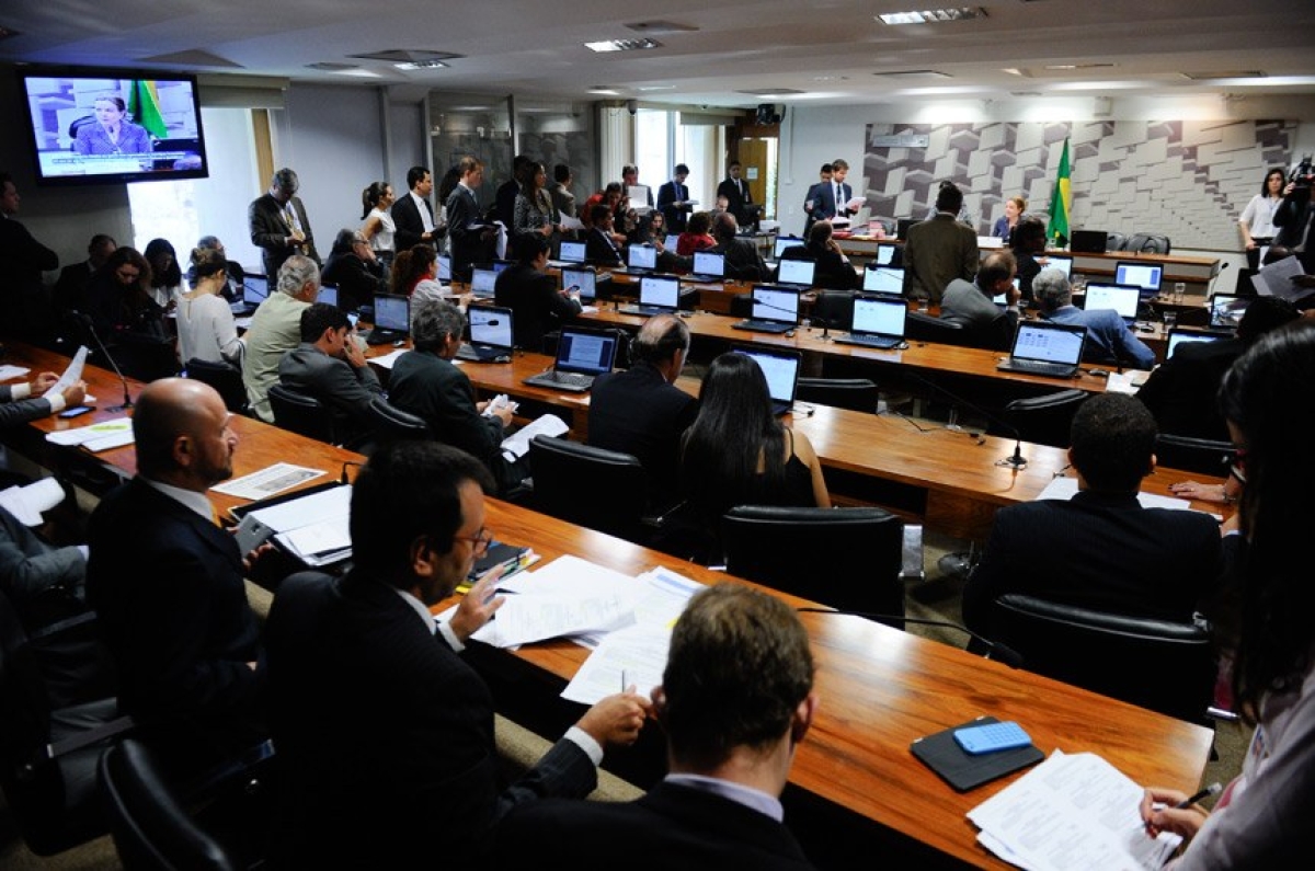 CAE aprova limite para juro do cartão de crédito (Imagem: Marcos Oliveira/Agência Senado)
