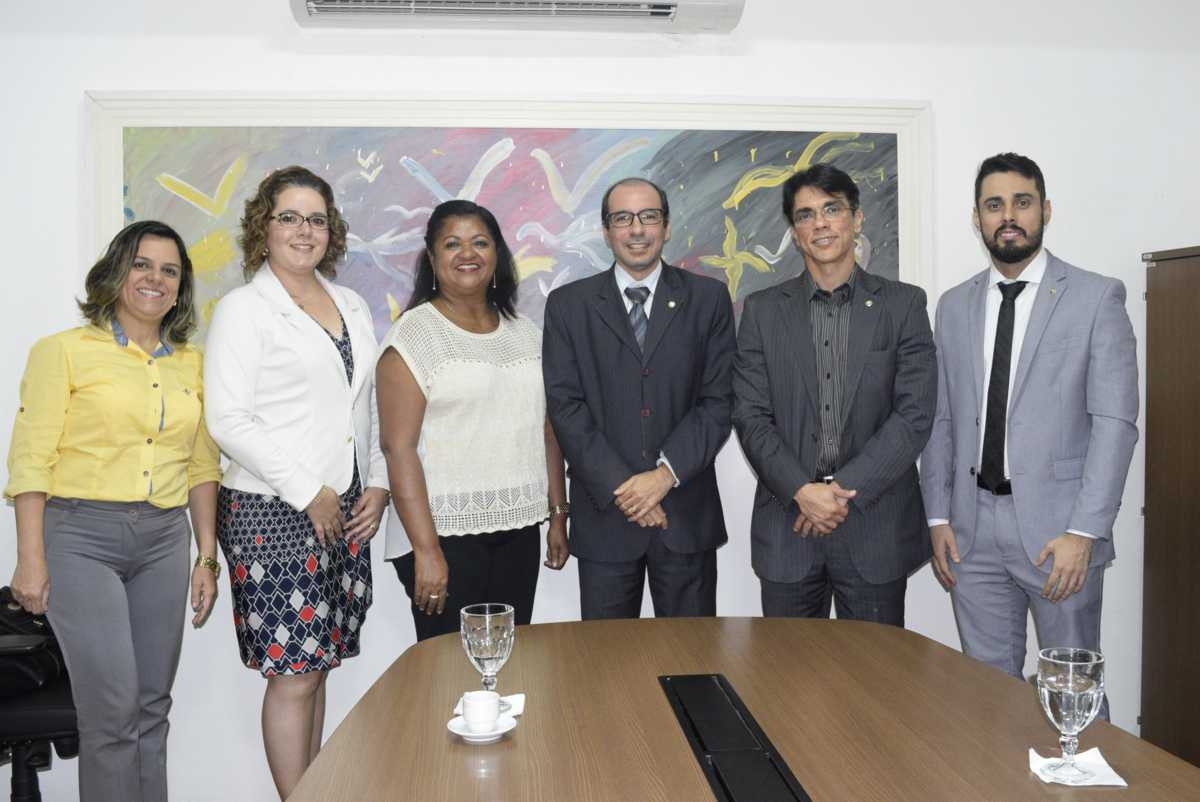 Gicelma Menezes Mariana Amaral Maria Amélia dos Santos Jesus Jairo Leó Neto e Aroldo Sávio (Imagem: DPE/SE)