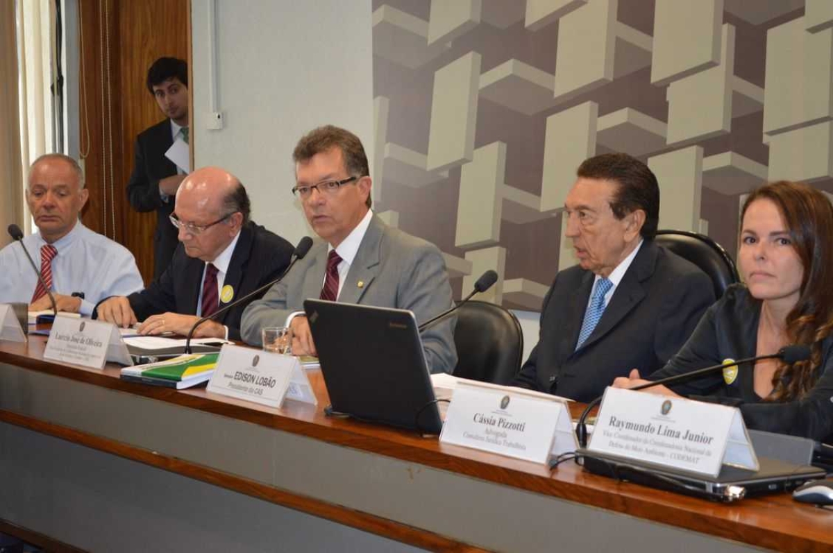 Laércio Oliveira discute em audiência projeto que cria jornada flexível de trabalho (Imagem: Assessoria Laércio Oliveira)