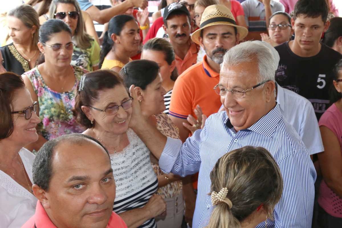 As regiões Agreste e Médio Sertão receberam R$ 6 milhões em investimentos nesta sexta-feira dia 02. O governador Jackson Barreto visitou os municípios de Nossa Senhora Aparecida São Miguel do Aleixo Graccho Cardoso e Itabi para autorizar investimentos e entregar obras de infraestrutura e esporte (Imagem: Jorge Henrique/ASN)