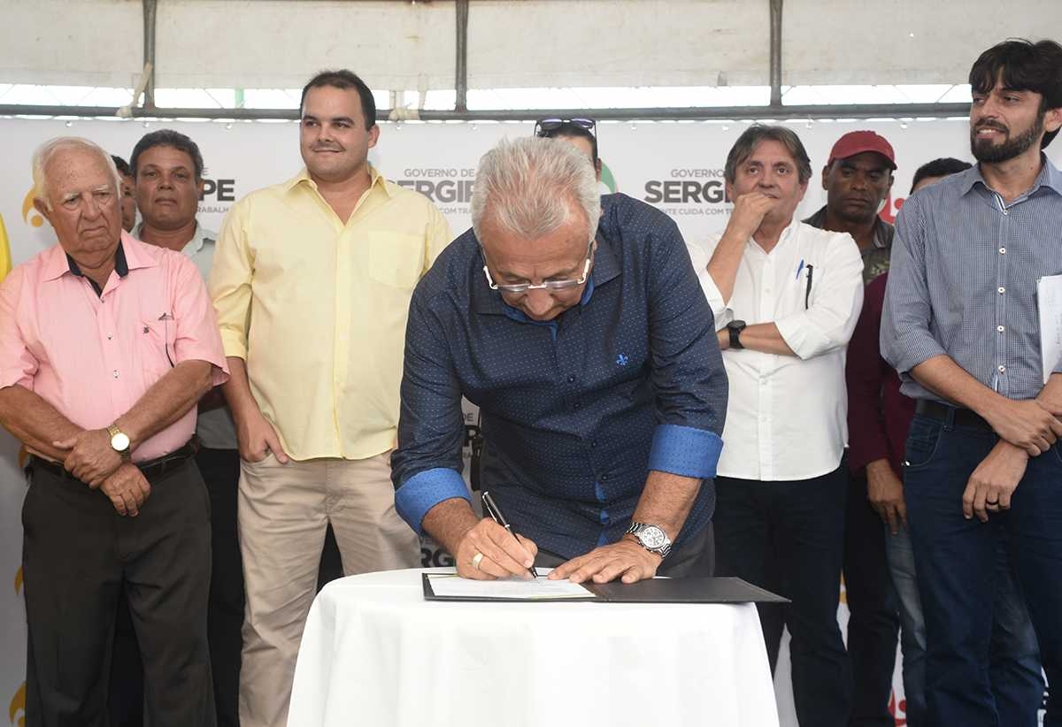 "Temos responsabilidade com os produtores rurais" diz govermador de Sergipe ao implantar projeto Dom Távora em Carira (Imagem: Marcelle Cristinne/ASN)