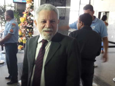 Deputado Francisco Gualberto líder do Governo (Imagem: Agência Alese)