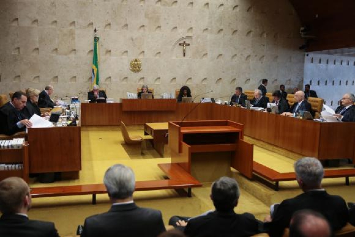 O Supremo Tribunal Federal faz sessão plenária para julgar a liminar de autoria do ministro Marco Aurélio Mello que determina o afastamento de Renan Calheiros da presidência do Senado (Imagem: José Cruz/Agência Brasil)