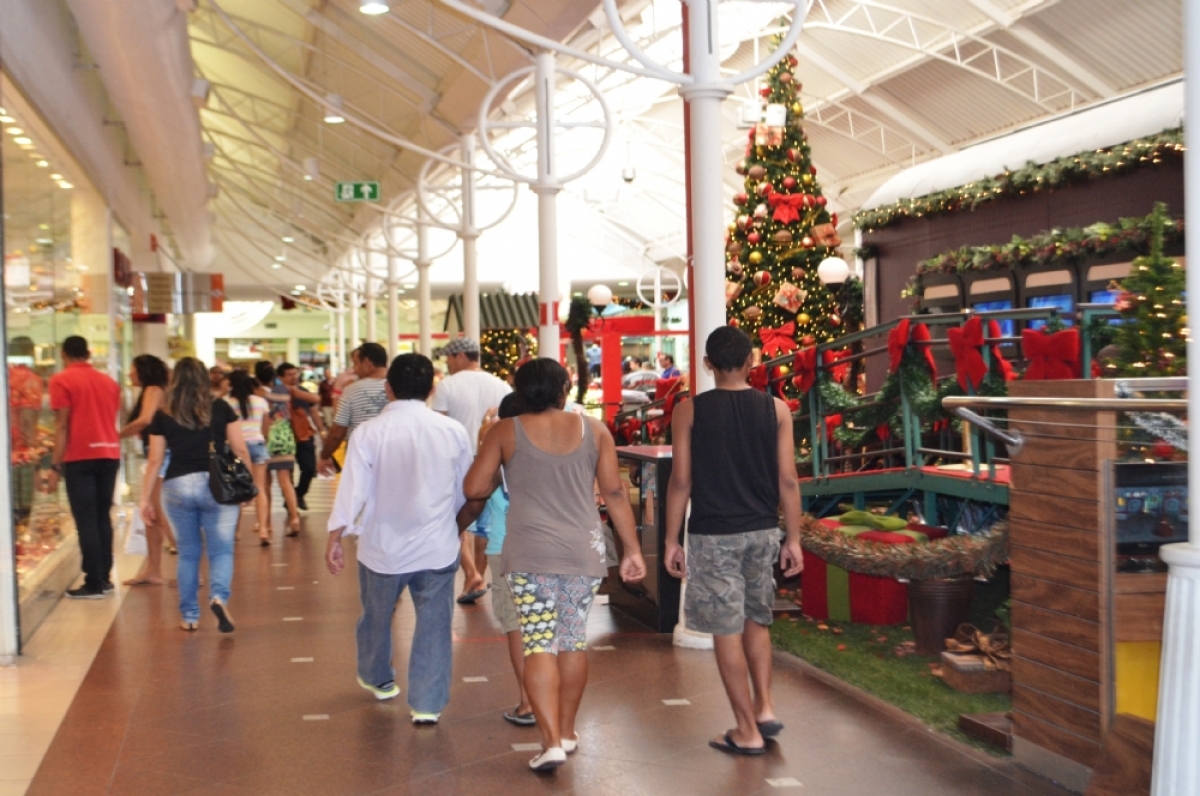 Confira os horários e programa-se para as compras nos shoppings (Imagem: Arquivo/Portal Infonet)