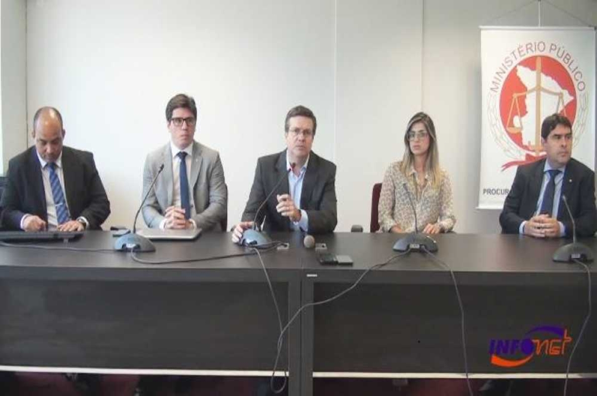 Promotores esclareceram trâmites de algumas ações durante coletiva (Imagem: Portal Infonet)