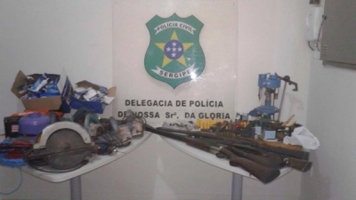 Polícia Civil apreende arsenal e prende suspeito de roubos em Glória (Imagem: PC/Glória)