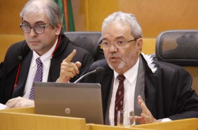Relatório foi apresentado pelo conselheiro-presidente Clóvis Barbosa (Imagem: Cleverton Ribeiro/TCE/SE)