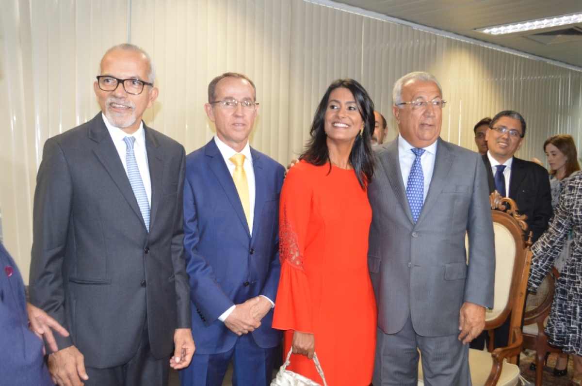 Edvaldo Nogueira ao lado do presidente da CMA, da vice Eliane Aquino e do governador Jackson Barreto (Foto: Portal Infonet)