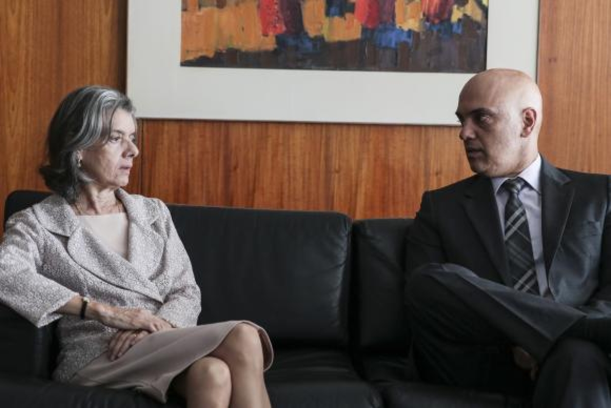 A presidente do STF, Cármen Lúcia, discute com o ministro da Justiça, Alexandre de Moraes, a situação nos presídios do país, principalmente nas unidades dos sistemas penitenciários das regiões  Norte e do Nordeste (Imagem: José Cruz/Agência Brasil)