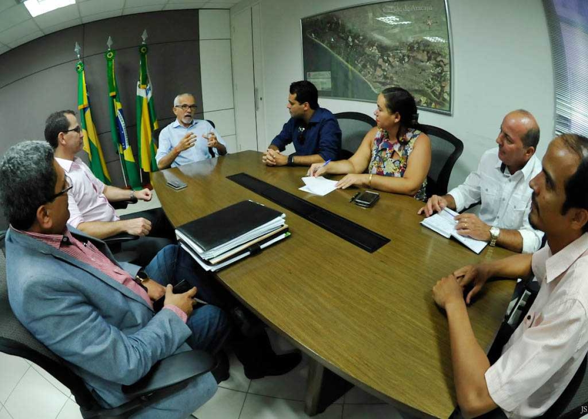 Após abertura de diálogo com Edvaldo Nogueira, médicos encerram greve (Imagem: Janaína Santos/Assessoria Edvaldo Nogueira)