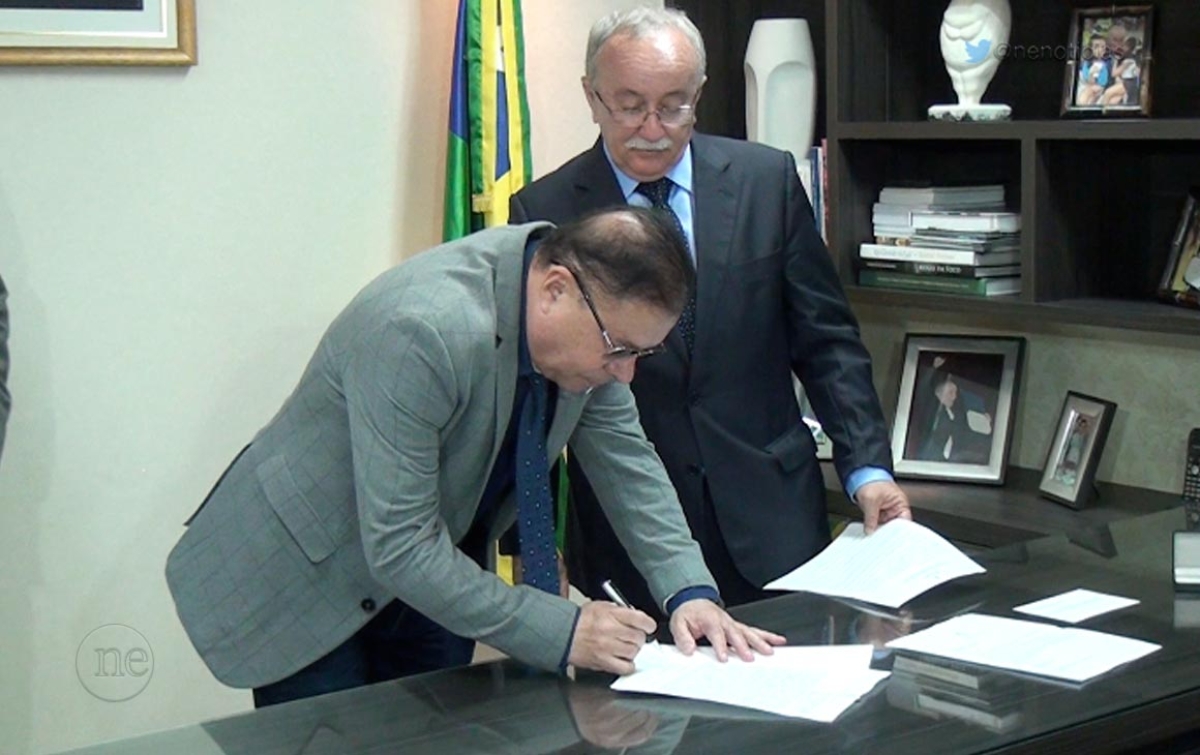 Gilmar Carvalho pede que a Alese só deposite seu subsídio no último dia de pagamento aos servidores (Imagem: Ne Notícias) Gilmar Carvalho pede que a Alese só deposite seu subsídio no último dia de pagamento aos servidores (Imagem: Ne Notícias)