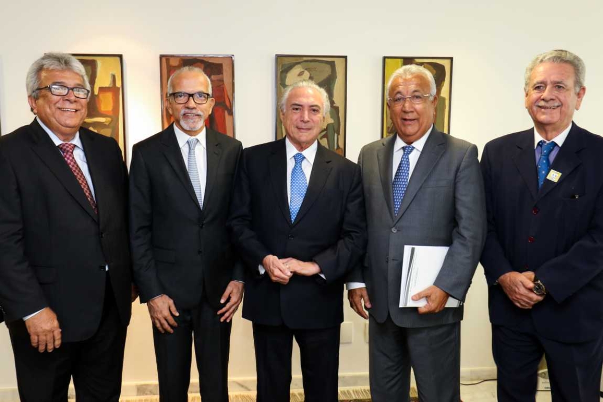 Em audiência com Michel Temer, Edvaldo Nogueira reivindica retomada de obras paralisadas em Aracaju (Imagem: Alan Santos/Presidência da República) Em audiência com Michel Temer, Edvaldo Nogueira reivindica retomada de obras paralisadas em Aracaju (Imagem: Alan Santos/Presidência da República)