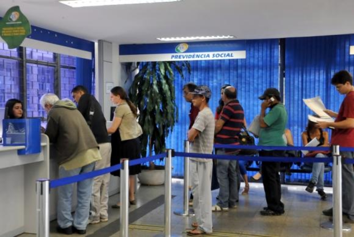 Aposentados e pensionistas do Instituto Nacional do Seguro Social que ganham acima de um salário mínimo terão seus benefícios reajustados em 6,58% este ano (Imagem: Antonio Cruz/Agência Brasil)