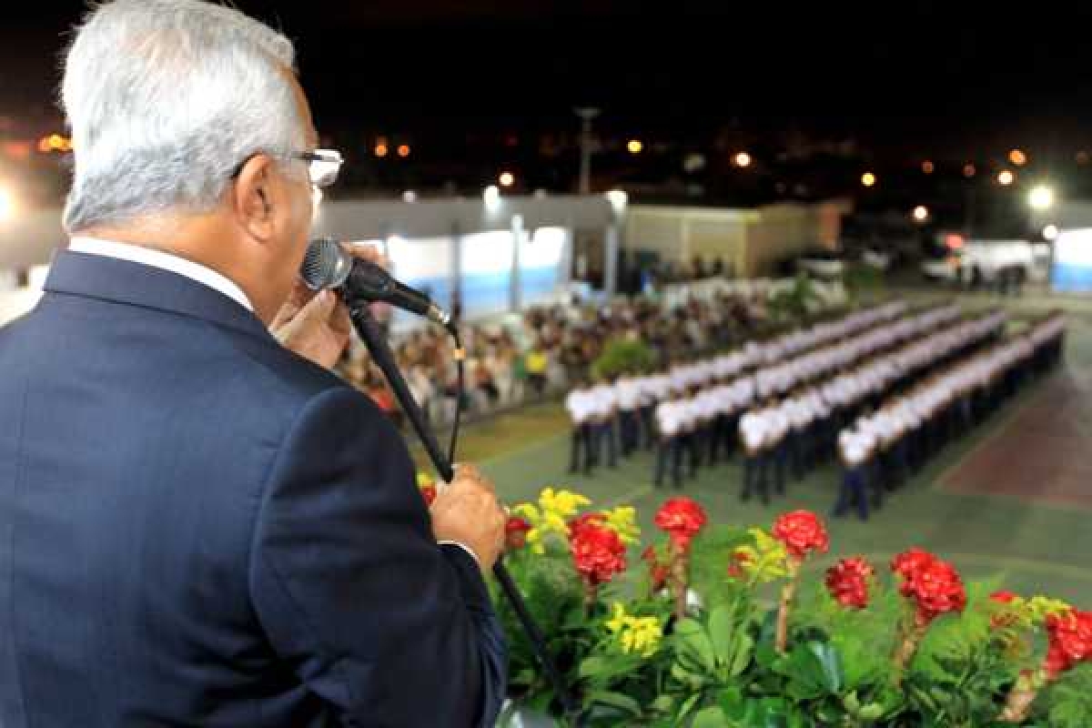 O governador Jackson Barreto participou da apresentação dos novos soldados alunos da Polícia Militar, realizada no Centro de Formação e Aperfeiçoamento de Praças (Imagem: André Moreira/ASN)