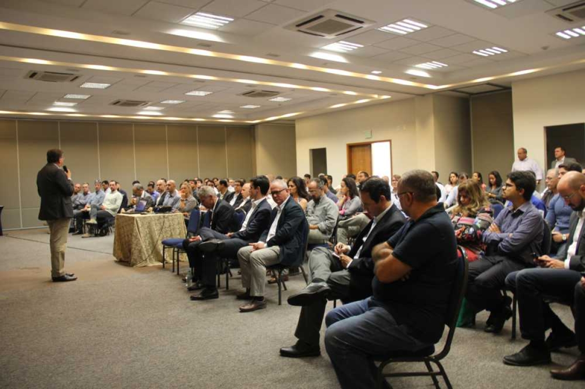 Workshop, realizado com apoio do Governo do Estado, teve como objetivo inserir empresas sergipanas e a mão de obra local na concretização do projeto da termoelétrica (Imagem: Maria Clara Vieira/ASN)