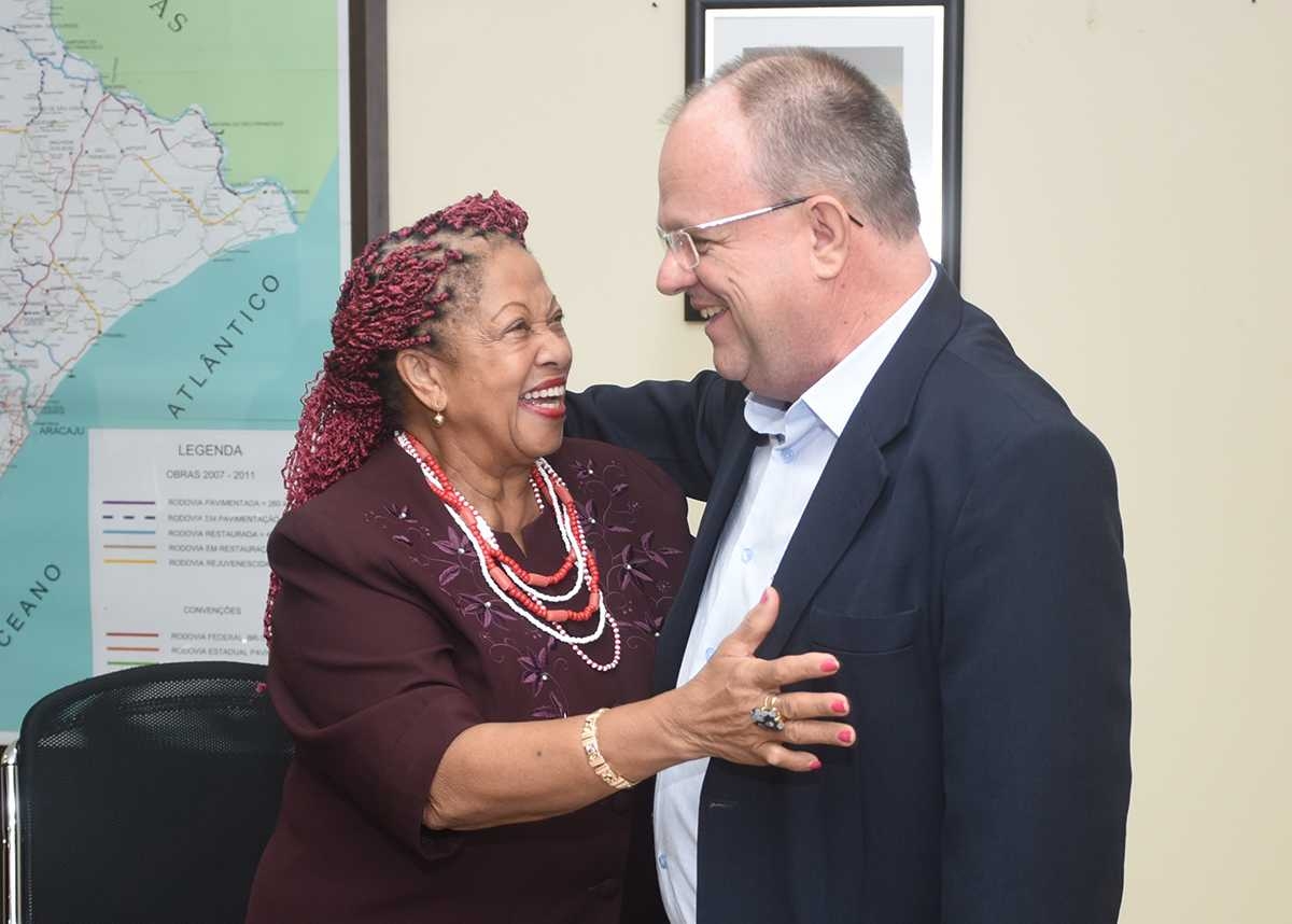 Criação do Núcleo de Combate a Crimes de Racismo e Intolerância Religiosa em Sergipe foi tema de discussão entre Belivaldo Chagas e Luislinda Valois (Imagem: Marcelle Cristinne/ASN)