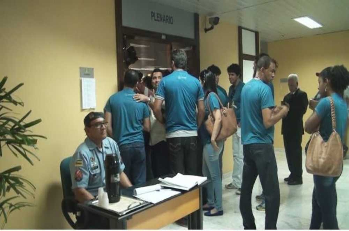 Membros do Sindijus acompanham paralisação na sede do Tribunal de Justiça (Imagem: Portal Infonet)