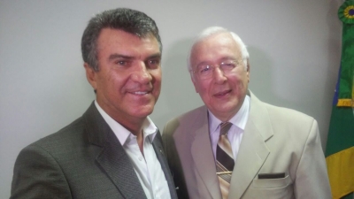 Garibalde Mendonça prestigia posse de Netônio Machado (Imagem: Site Garibalde Mendonça) Garibalde Mendonça prestigia posse de Netônio Machado (Imagem: Site Garibalde Mendonça)