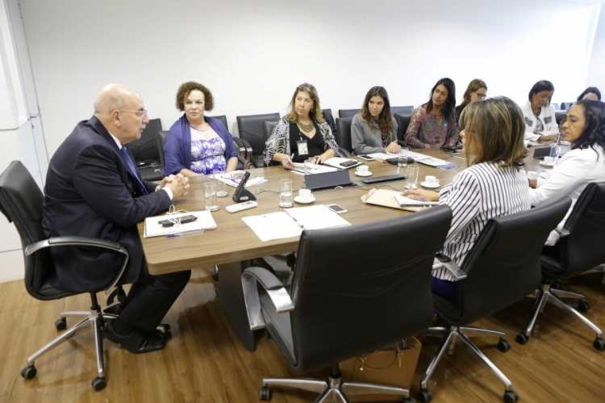 Eliane Aquino se reúne com ministro do MDSA (Imagem: Patrick Grosner/MDSA)