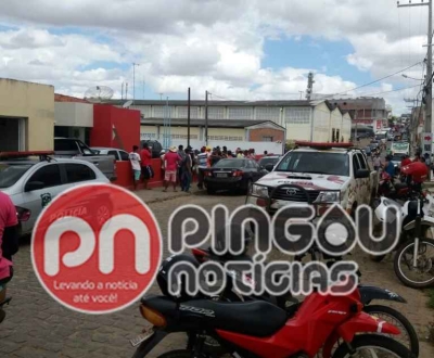 Glória: 5 pessoas são detidas e população manifesta em frente a delegacia (Imagem: WhatsApp/Pingou Notícias)