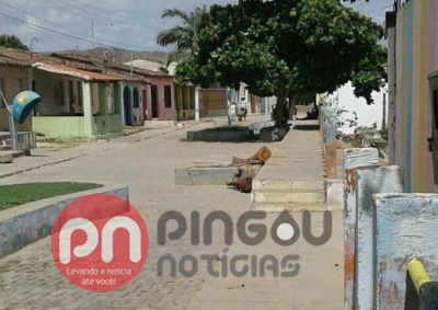 Popular denuncia corte ilegal de árvore no principal ponto turístico de Porto da Folha (Imagem: Pingou Notícias)