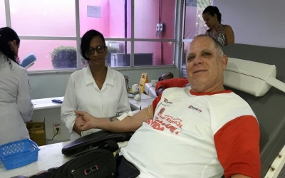 Atletas do Master Sergipe Handebol realizam doação de sangue no Hemose (Imagem: Rosângela Cruz/SES/SE)