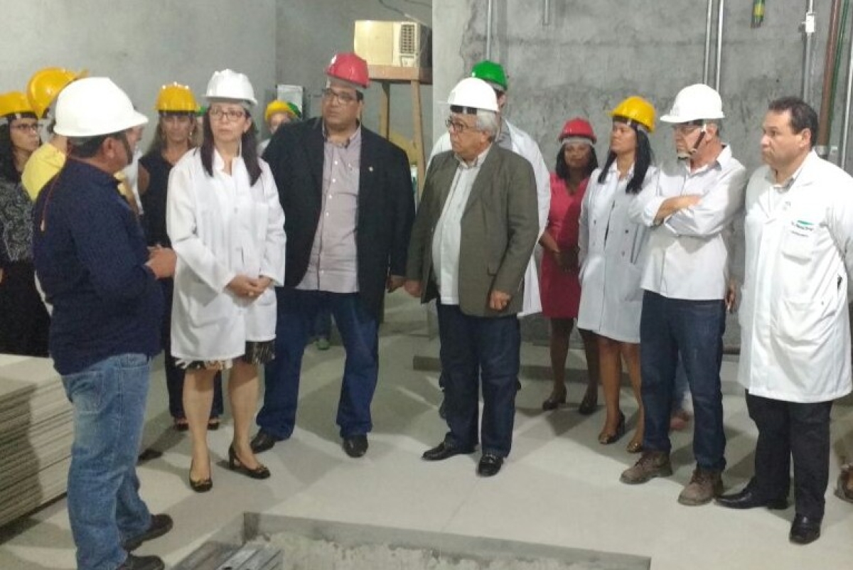 Secretário Almeida Lima visita obras do bunker do Huse e pede celeridade (Imagem: SES/SE)