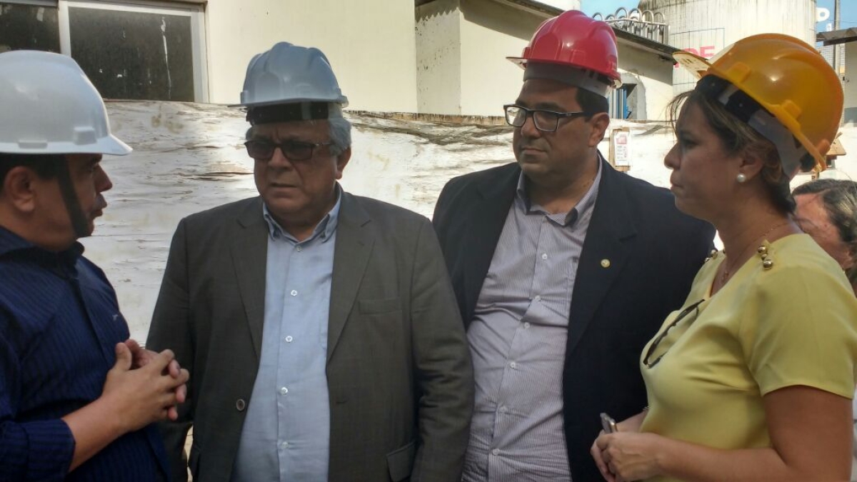 Secretário Almeida Lima visita obras do bunker do Huse e pede celeridade (Imagem: SES/SE)