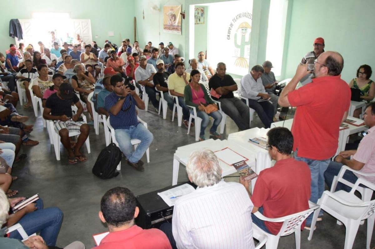 Poço Redondo recebe seminário para tratar sobre renegociação de dívidas rurais (Imagem: Márcio Garcez/Assessoria João Daniel) Poço Redondo recebe seminário para tratar sobre renegociação de dívidas rurais (Imagem: Márcio Garcez/Assessoria João Daniel)