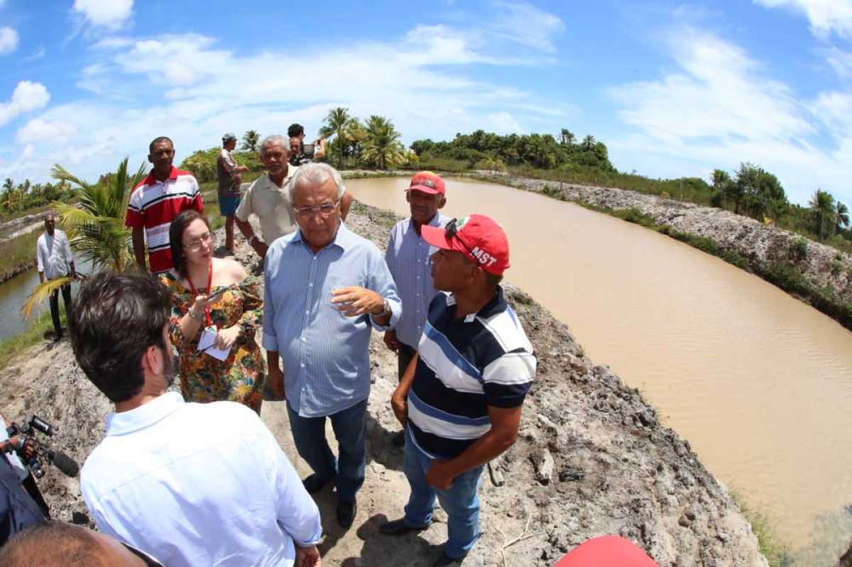 Governador Jackson Barreto durante visita a projeto executado pelo Dom Távora em Pacatuba (Imagem: Marcelle Cristinne/ASN)
