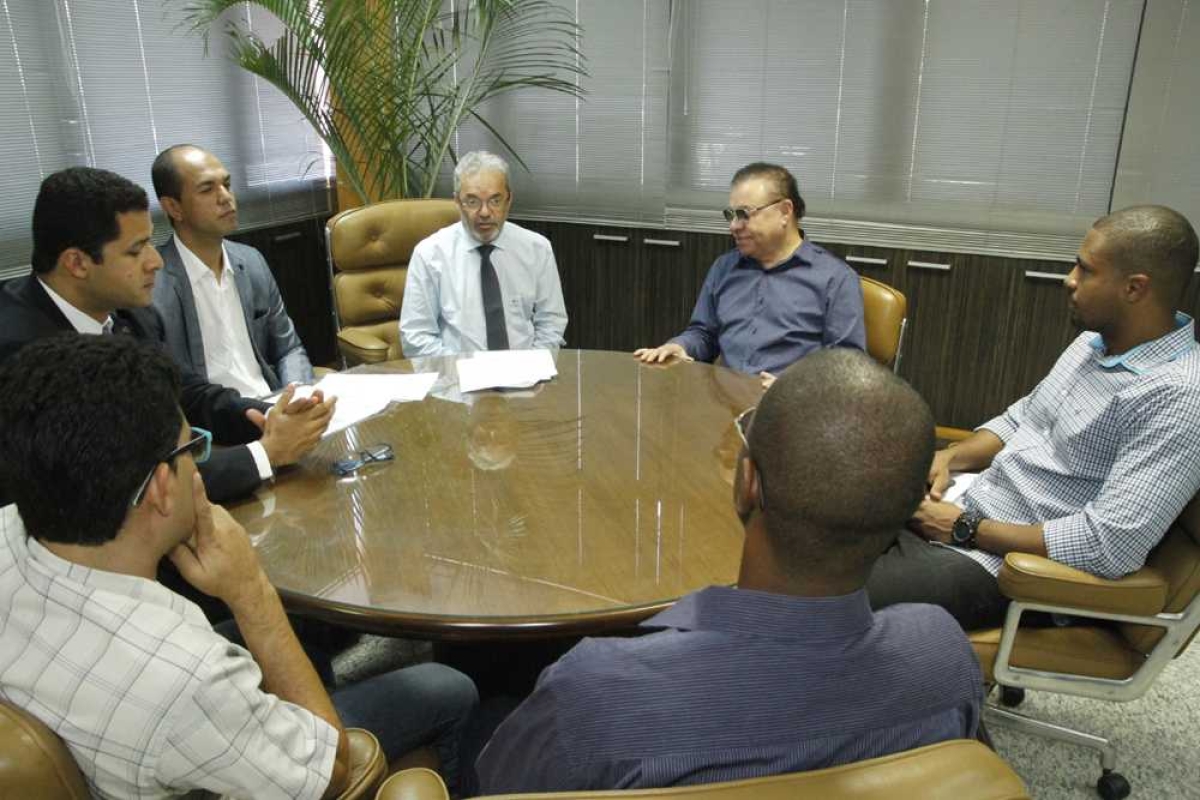 Direção do Sindicato dos Agentes Penitenciários visitou o conselheiro-presidente para tratar da auditoria (Imagem: Cleverton Ribeiro/TCE/SE)