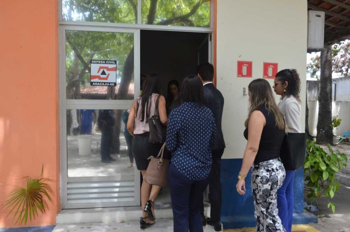 Comissão de Defesa do Consumidor visitam sede do órgão em conjunto com a promotora de Justiça, Euza Missano (Foto: Portal Infonet)
