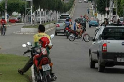 Um dos quatro bandidos vestia roupa comum a mototaxistas (Foto: Ilustrativa/Arquivo/Portal Infonet)