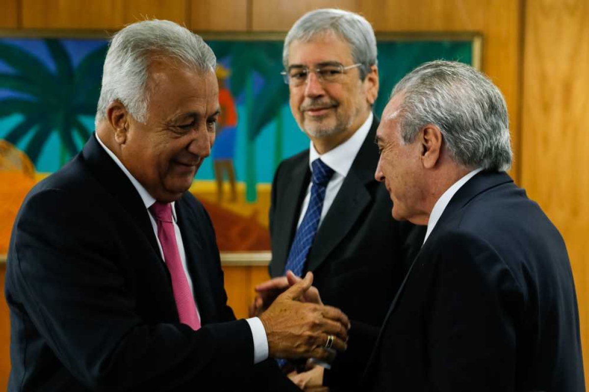 Jackson Barreto e Michel Temer presidem ato de reinício das obras da BR-101 e da pista de pouso e decolagem do aeroporto de Aracaju (Foto: Marcos Corrêa/PR) Jackson Barreto e Michel Temer presidem ato de reinício das obras da BR-101 e da pista de pouso e decolagem do aeroporto de Aracaju (Foto: Marcos Corrêa/PR)