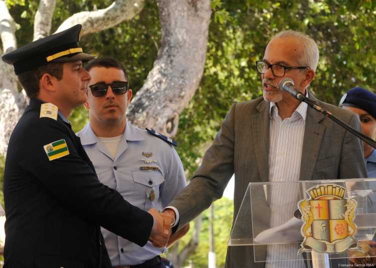 Edvaldo Nogueira empossa novo diretor-geral da Guarda Municipal de Aracaju  (Foto: Janaína Santos/PMA)