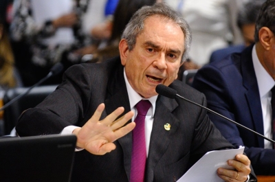 Projeto de Raimundo Lira modifica Lei do Impeachment (Imagem: Edilson Rodrigues/Agência Senado)