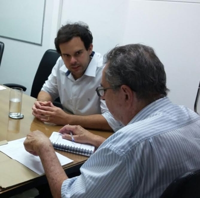 Thiaguinho e Ferrari sobre Veneza (Foto: Assessoria Thiaguinho Batalha)