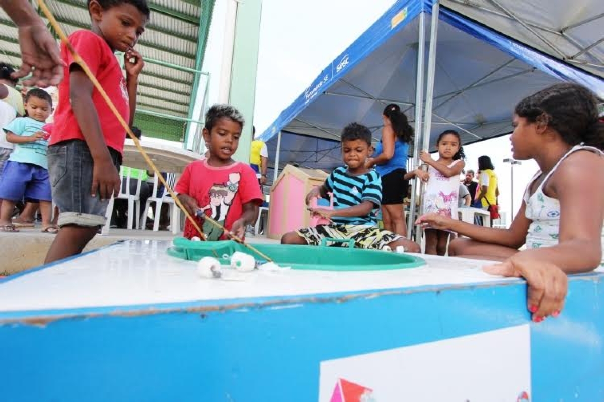 Projeto Família na Praça leva atividades a mais de 200 pessoas no 17 de Março (Foto: Danillo França/Semasc/Aracaju)