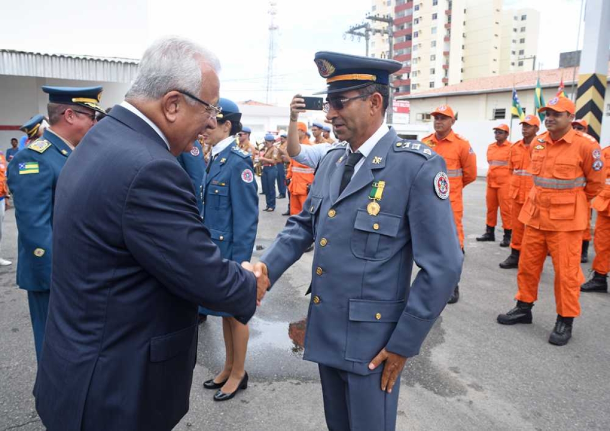 Jackson Barreto autoriza benefícios para Corpo de Bombeiros durante solenidade de promoção (Foto: Marcelle Cristinne/ASN)