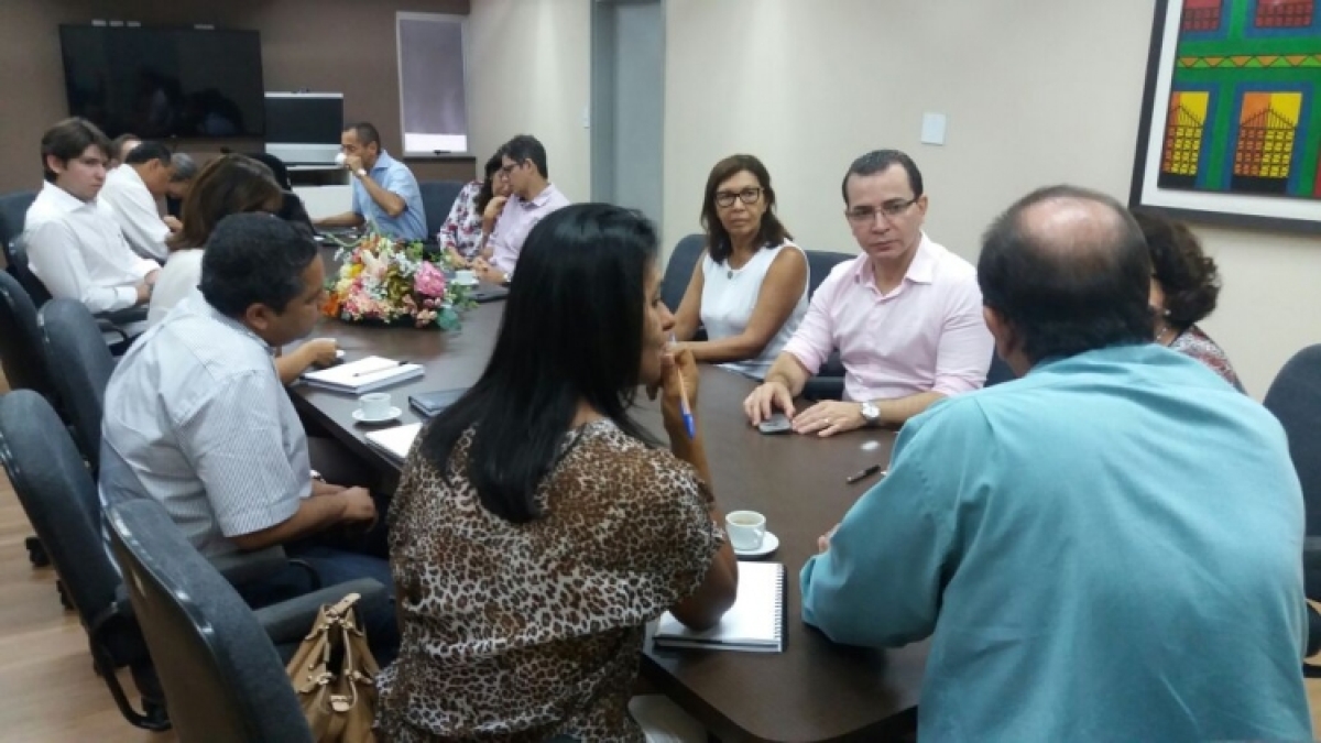 Secretário André Sotero discute parcerias com a UFS (Foto: SMS/Aracaju)