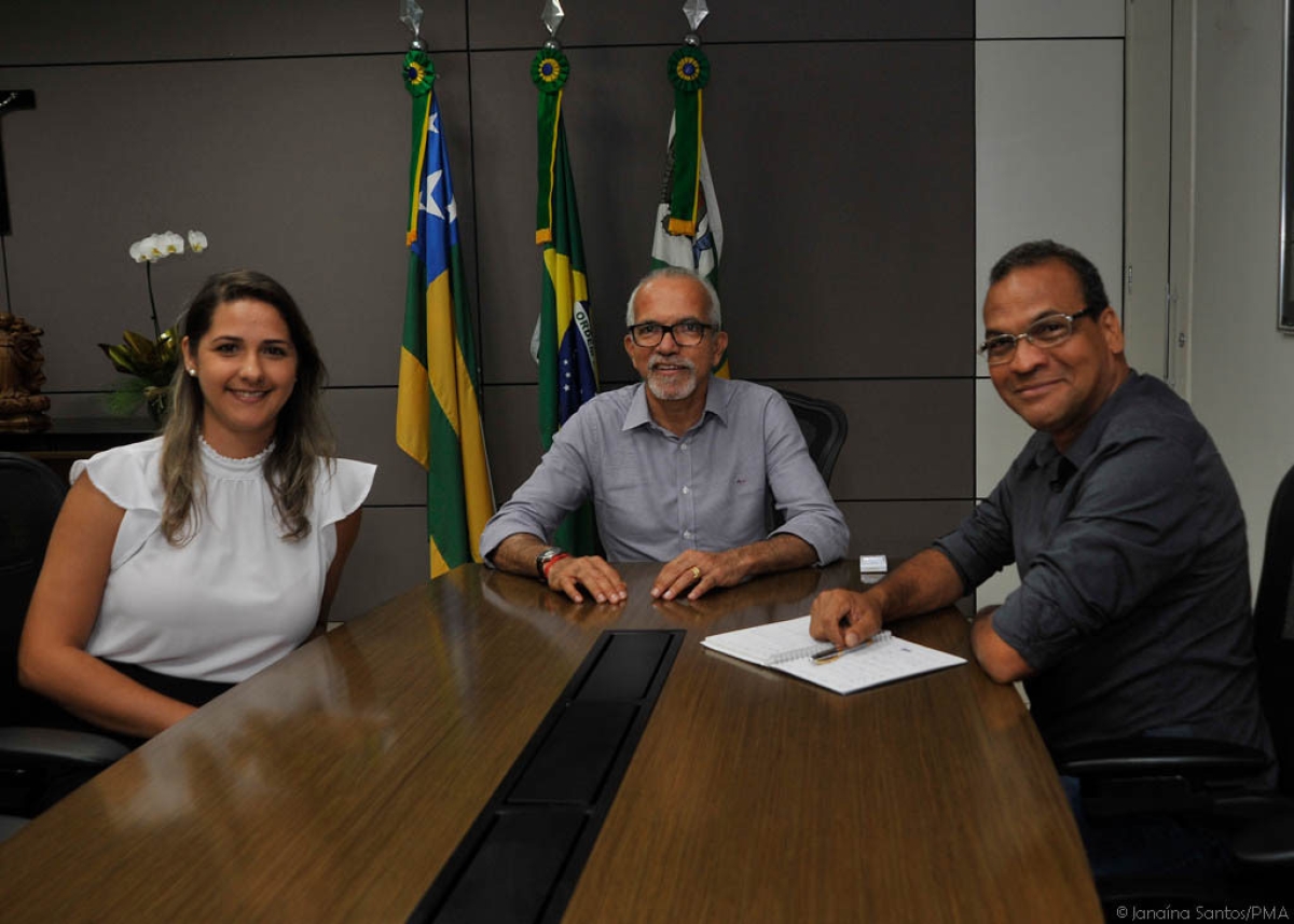 Edvaldo Nogueira anuncia nova coordenadora-geral do Procon de Aracaju (Foto: Janaína Santos/PMA)