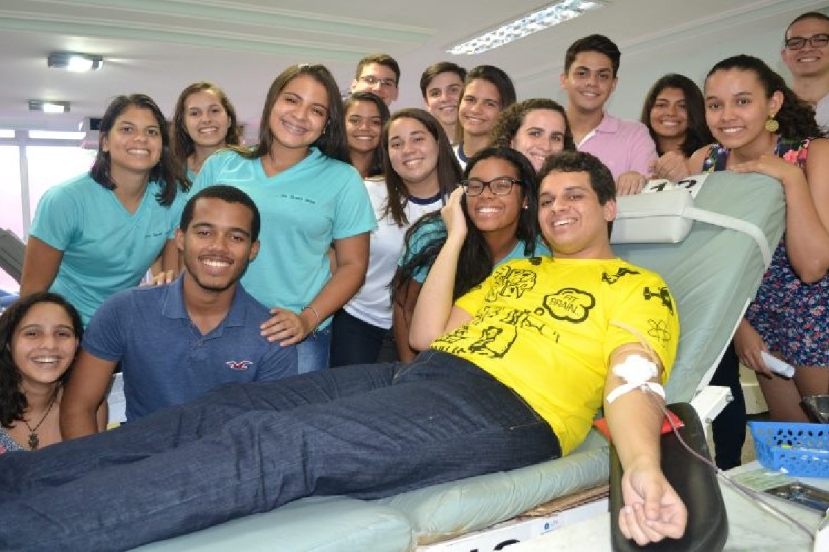 Hemose recebe alunos solidários do Colégio Amadeus (Foto: SES/SE)
