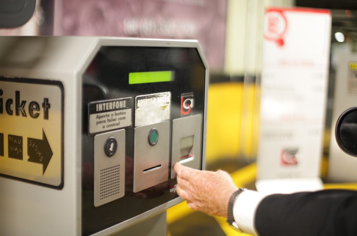 O PLS 23/2017 do senador Dario Berger (PMDB-SC) dispõe cobrança fracionada após a primeira hora de uso por parte do consumidor (Foto:  Lia de Paula/Agência Senado)
