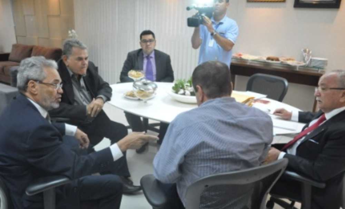 TCE/Sergipe apresenta à Alese proposta de reajuste salarial para servidores efetivos (Imagem: TCE/SE) 